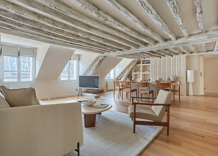 Luxurious Place Vendome - Rue De La Paix *